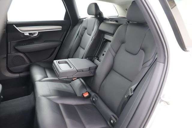 Volvo V90 2.0 D4 190PS Kombi Momentum AHK ACC