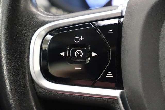Volvo V90 2.0 D4 190PS Kombi Momentum AHK ACC
