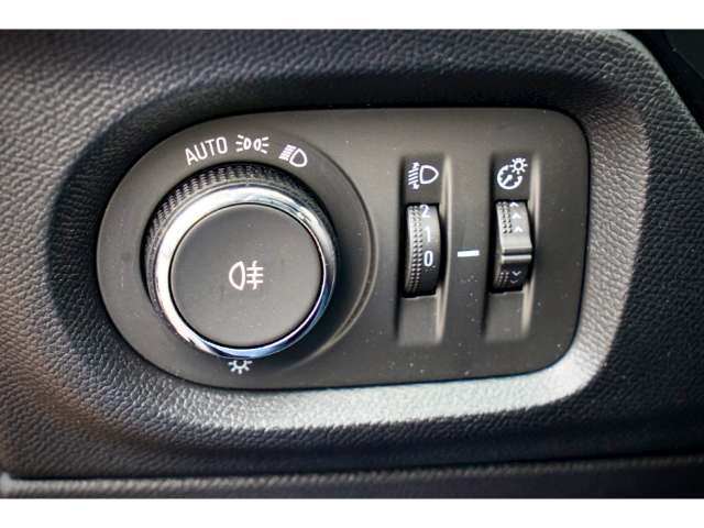 Opel Corsa F Elegance Navi LED SitzHZG Tempo CarPlay Klima PD