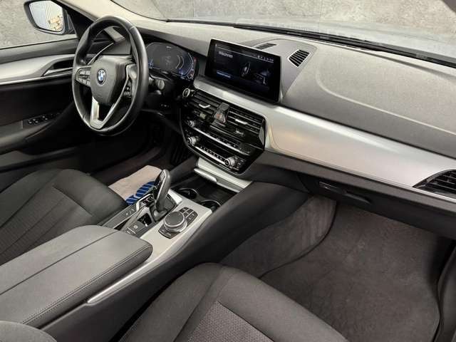 BMW 530 e Limousine Automatik*Navi*LED*Tempo*AHK* Klima
