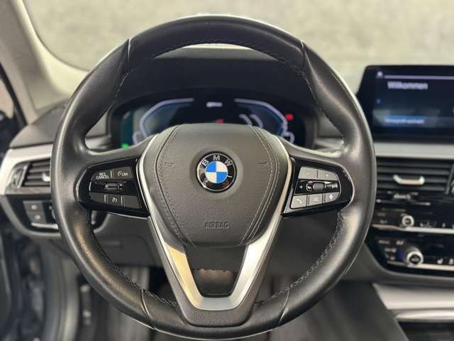 BMW 530 e Limousine Automatik*Navi*LED*Tempo*AHK* Klima