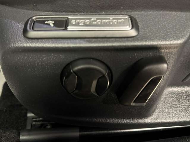 Volkswagen Passat Variant 2.0 TDI Eleg. R-Line DSG*LED*NAVI*ACC Klima Navi
