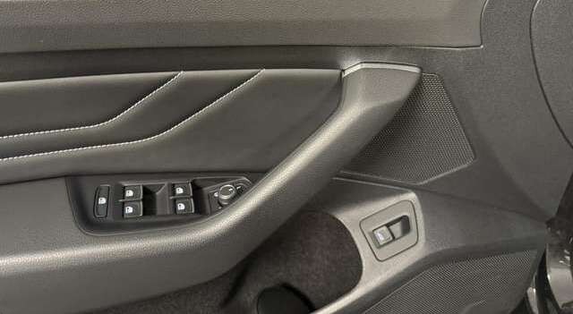 Volkswagen Passat Variant 2.0 TDI Eleg. R-Line DSG*LED*NAVI*ACC Klima Navi
