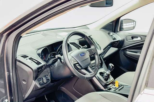 Ford Kuga Titanium 1,5 BENZIN*PDC*KLIMA*NAVI*CarPlay*