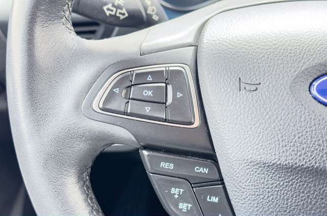 Ford Kuga Titanium 1,5 BENZIN*PDC*KLIMA*NAVI*CarPlay*