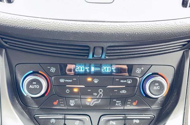 Ford Kuga Titanium 1,5 BENZIN*PDC*KLIMA*NAVI*CarPlay*