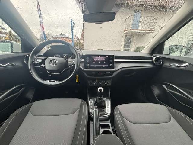 Skoda Fabia Ambition*KAMERA*CARPLAY*SITZ.HZ.*LED*TEMPOMAT*UVM