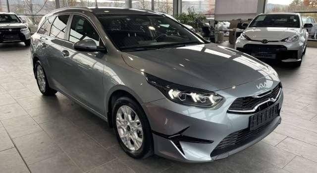 Kia cee'd / Ceed 1.5 T-GDI Navi LED Kamera DAB CarPlay SHZ LenkradH