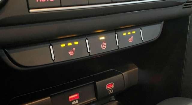 Kia cee'd / Ceed 1.5 T-GDI Navi LED Kamera DAB CarPlay SHZ LenkradH