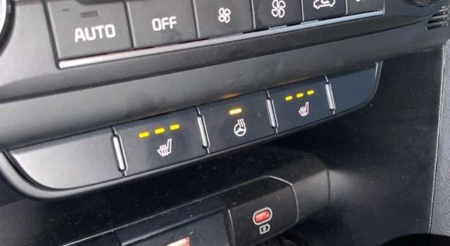 Kia cee'd / Ceed 1.5 T-GDI Navi LED Kamera DAB CarPlay SHZ LenkradH