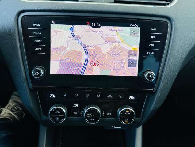 Skoda Octavia 1.5 TSI Ambition DSG SHZG PDC v+h CarPlay