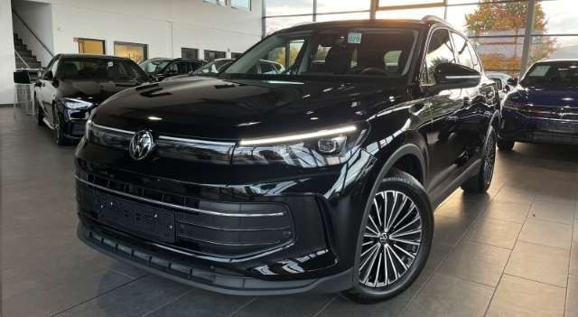Volkswagen Tiguan 2.0 TDI Prime Navi AHK Pano ACC Kamera Winterpaket