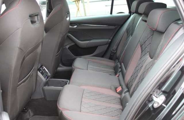 Skoda Octavia Combi RS Pano 360° Navi Matrix CarPlay Totwink...