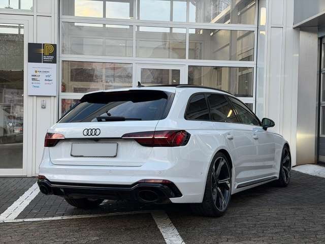 Audi RS4 Q/PANO/RAUTE/360°CAM/MASSAGE/B&O/HUD