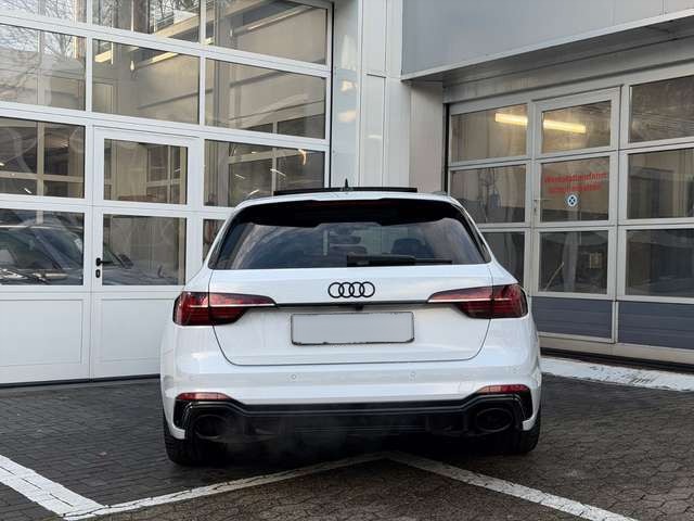 Audi RS4 Q/PANO/RAUTE/360°CAM/MASSAGE/B&O/HUD