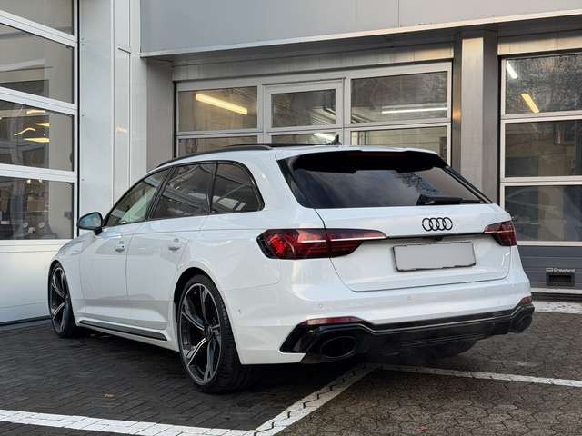 Audi RS4 Q/PANO/RAUTE/360°CAM/MASSAGE/B&O/HUD