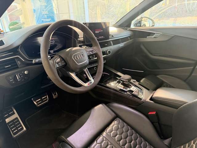 Audi RS4 Q/PANO/RAUTE/360°CAM/MASSAGE/B&O/HUD