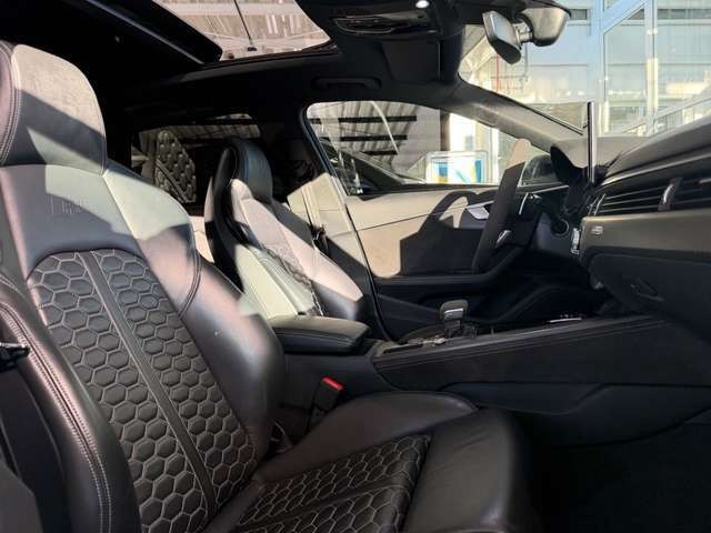 Audi RS4 Q/PANO/RAUTE/360°CAM/MASSAGE/B&O/HUD