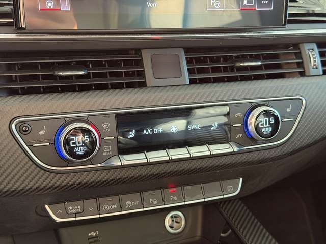 Audi RS4 Q/PANO/RAUTE/360°CAM/MASSAGE/B&O/HUD