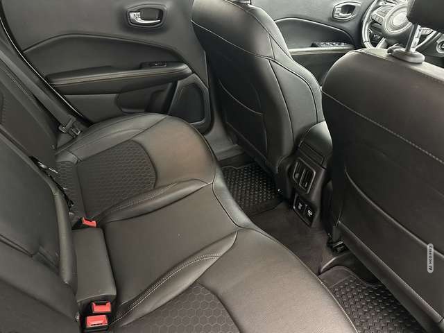 Jeep Compass Limited FWD 