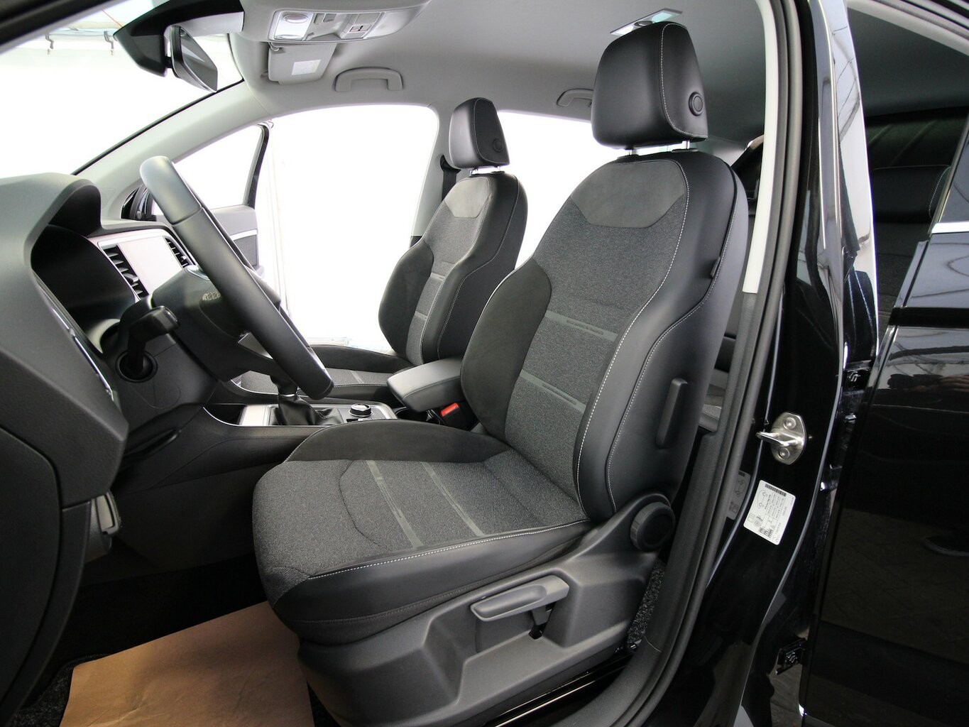 Seat Ateca 1.5 TSI Xperience NAVI+LED+KAMERA+WINTER...