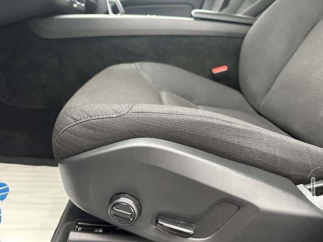 Volvo XC60 Momentum Pro 2WD 
