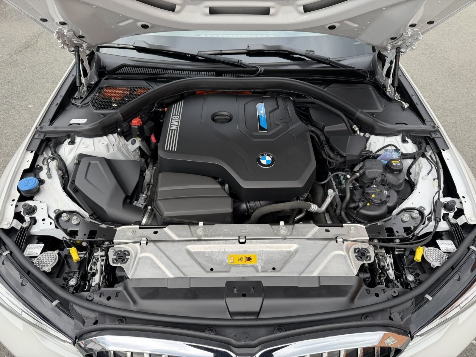 BMW 330 xDrive Touring Luxury HeadUp LED Sport ActiveGuard+