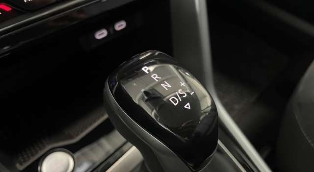 Volkswagen T-Roc Prime 1.5 TSI AHK Navi Keyless LED Kamera ACC Wint