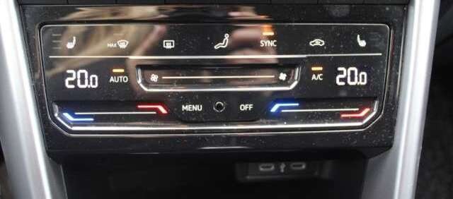 Volkswagen T-Roc Navi AHK Rückfahrkamera Sitzheizung ACC Winter...