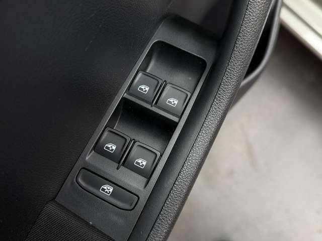 Skoda Fabia Style 1.0 TSI Metallic|KLIMA|SHZG|TEMP|PDC|