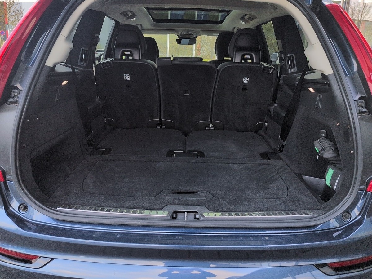 Volvo XC90 B5 Diesel AWD Ultimate Dark 360 7Sitze 21