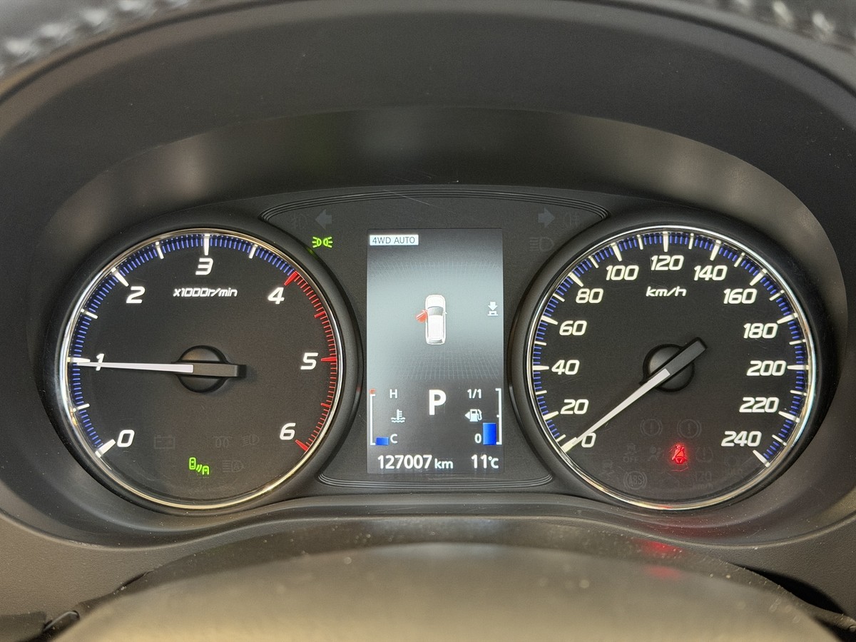 Mitsubishi Outlander 2.2 DI-D Top 4WD*7Sitzer*AHK*