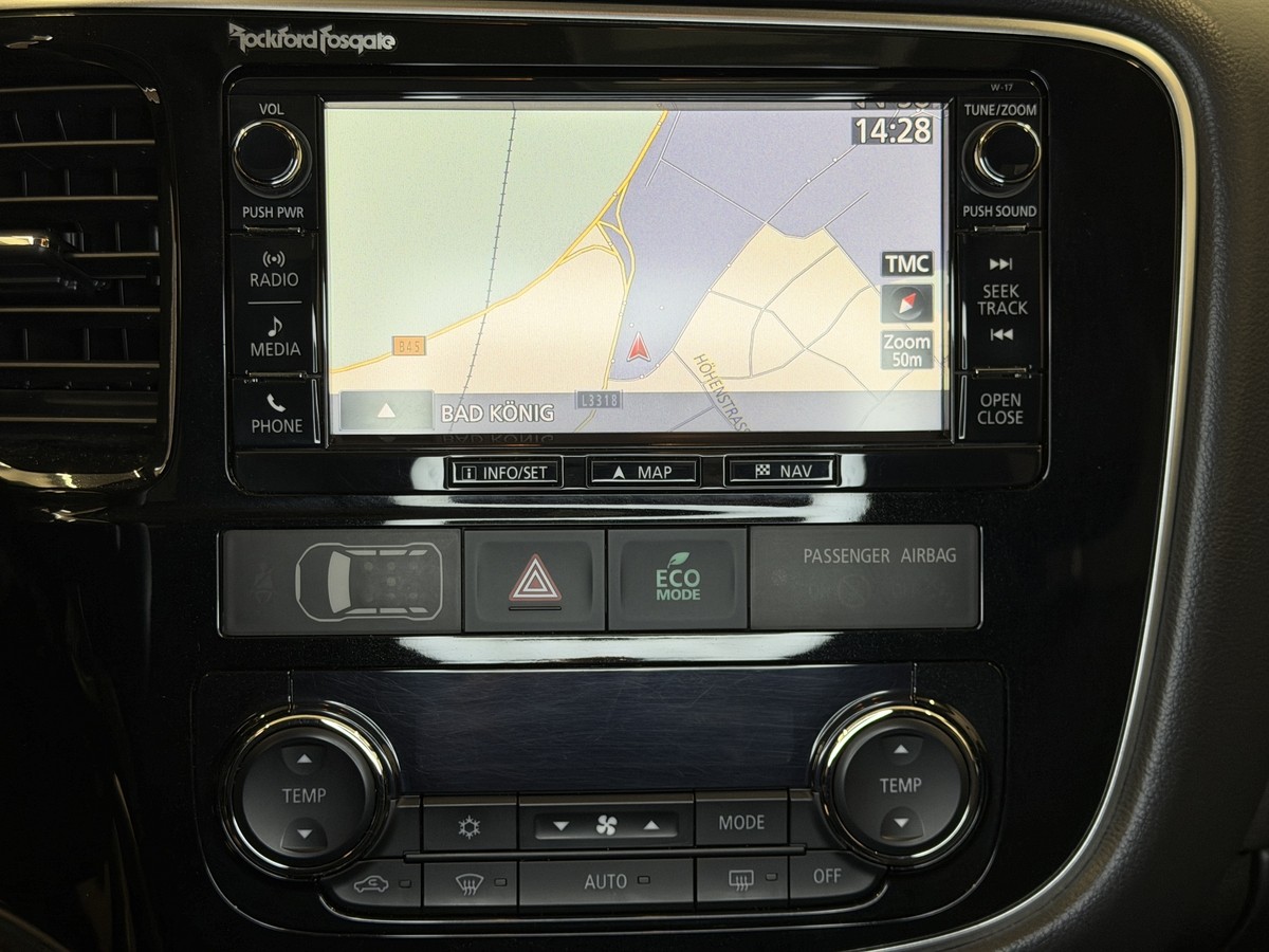 Mitsubishi Outlander 2.2 DI-D Top 4WD*7Sitzer*AHK*