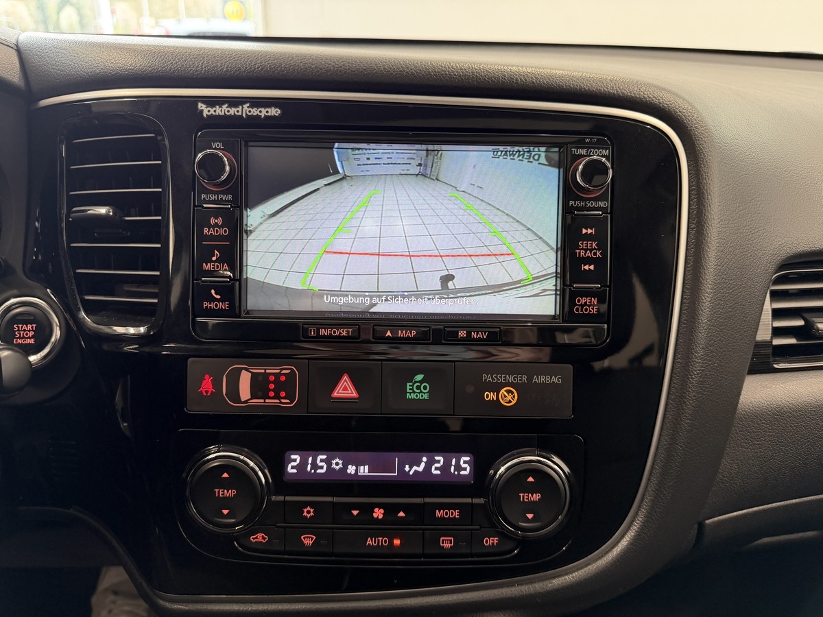 Mitsubishi Outlander 2.2 DI-D Top 4WD*7Sitzer*AHK*
