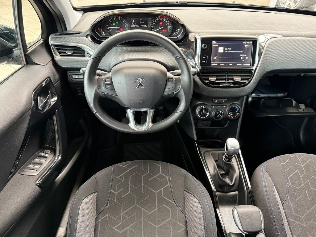 Peugeot 2008 1.2 PureTech110 Signature KLIMA*TPM*PDC*ALW