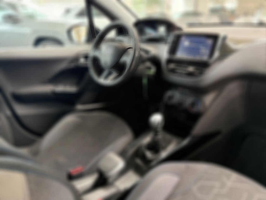 Peugeot 2008 1.2 PureTech110 Signature KLIMA*TPM*PDC*ALW