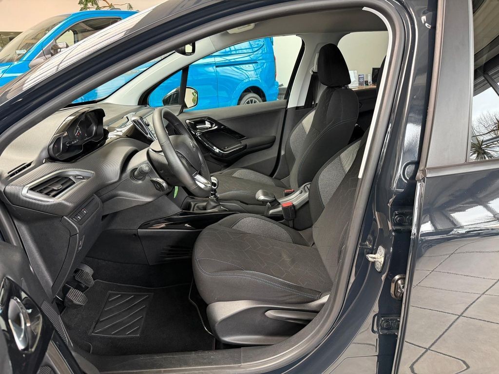 Peugeot 2008 1.2 PureTech110 Signature KLIMA*TPM*PDC*ALW