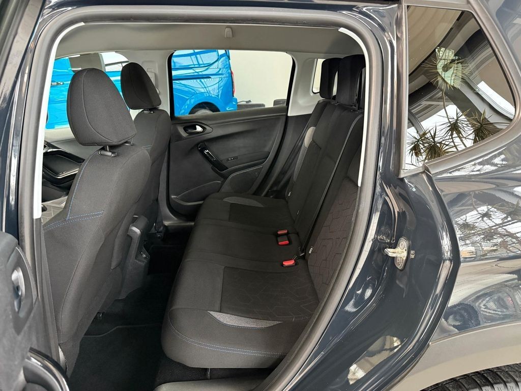 Peugeot 2008 1.2 PureTech110 Signature KLIMA*TPM*PDC*ALW
