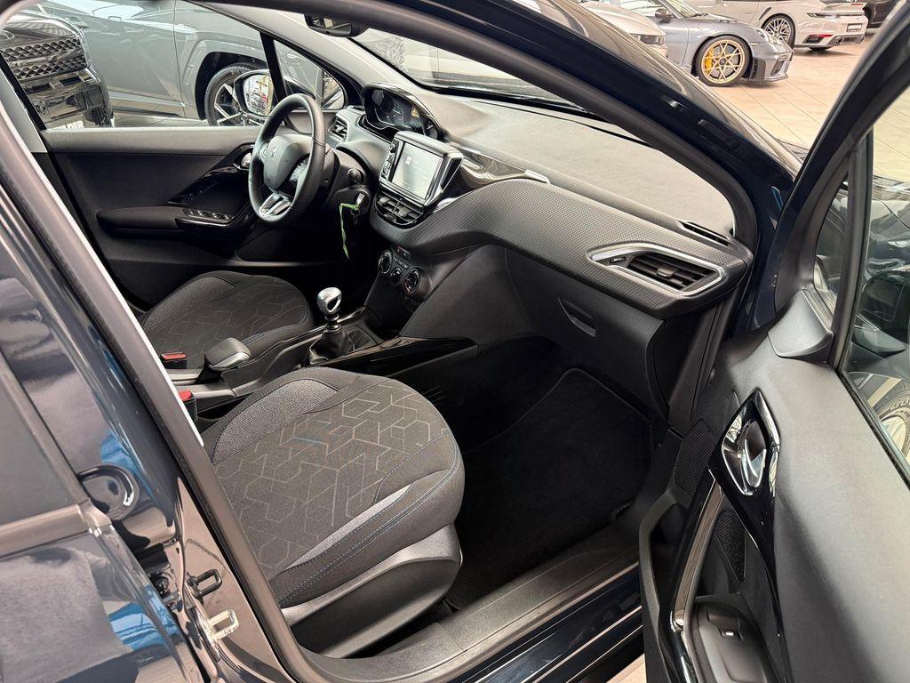 Peugeot 2008 1.2 PureTech110 Signature KLIMA*TPM*PDC*ALW