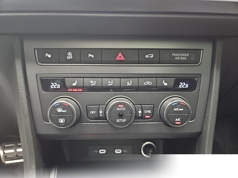 Cupra Ateca 1.5 TSI DSG  NAVI LED PANO P-ASSIST MEMORY KAMERA