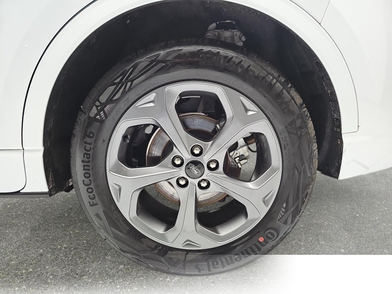 Ford Kuga 1.5 EB AUTO. ST-LINE NAVI LED KLIMAAUTO WINTER SIC