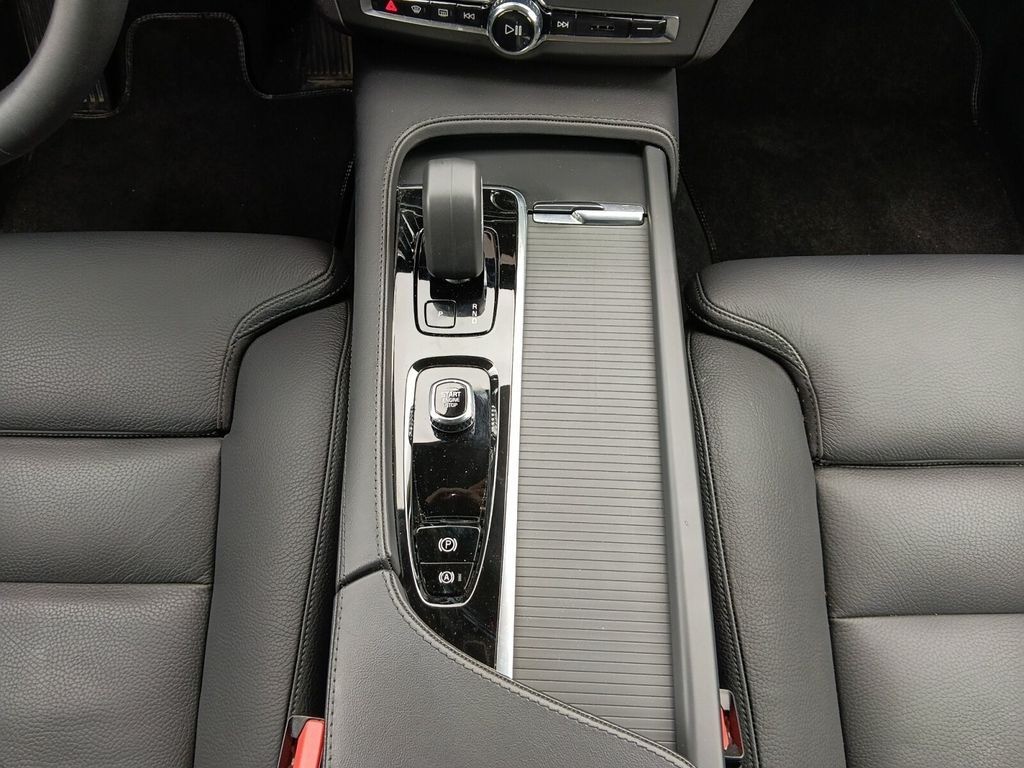 Volvo V90 V 90 B4 Plus Dark Mild-Hybrid *360° KAMERA+NAVI*