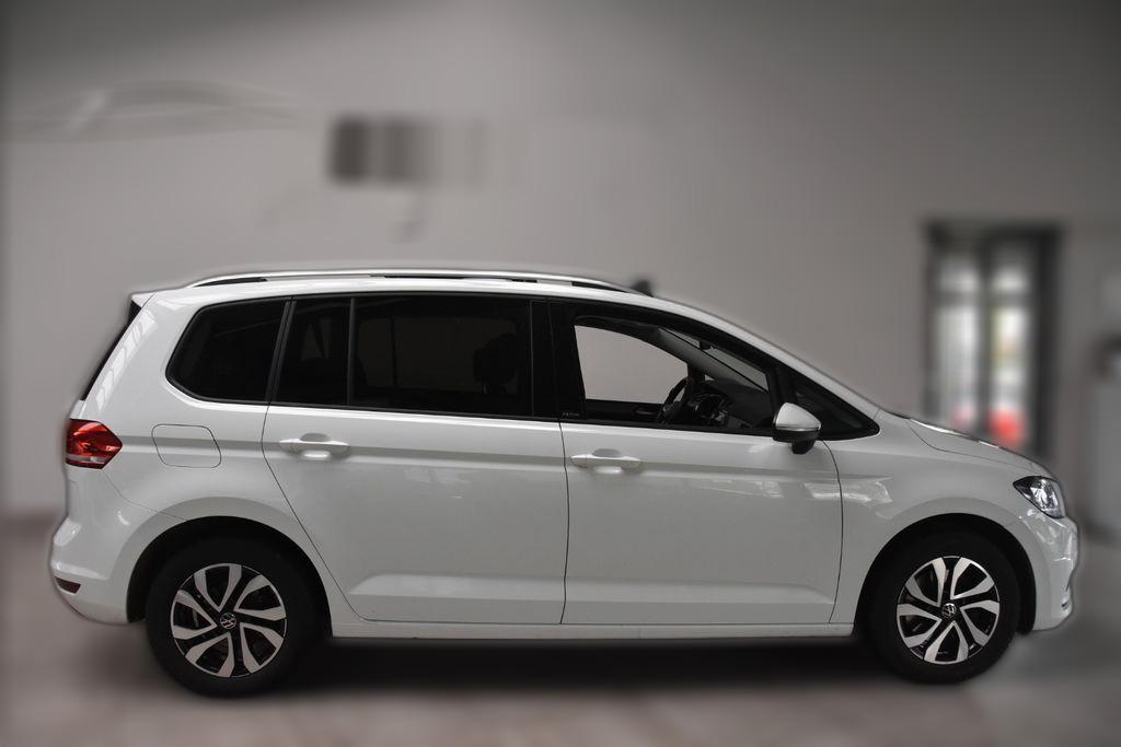 Volkswagen Touran DSG Navi Panorama 7Sitze Tempo