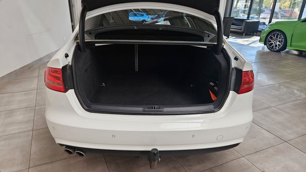 Audi A4 Lim. Attraction Navi Klimaautom. AHK