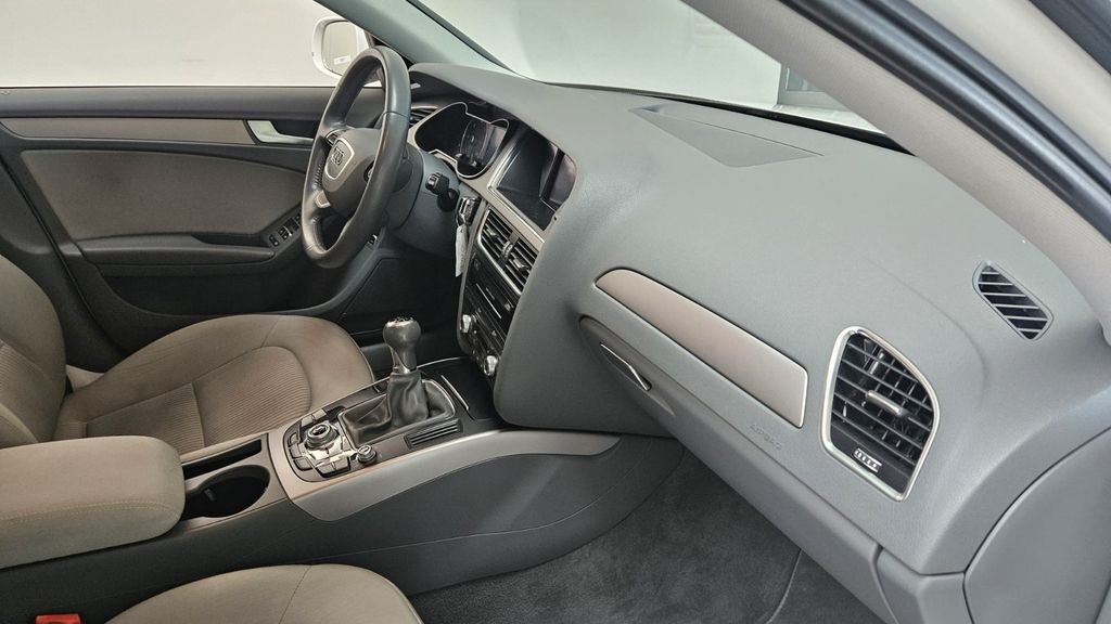 Audi A4 Lim. Attraction Navi Klimaautom. AHK