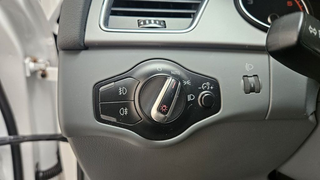 Audi A4 Lim. Attraction Navi Klimaautom. AHK