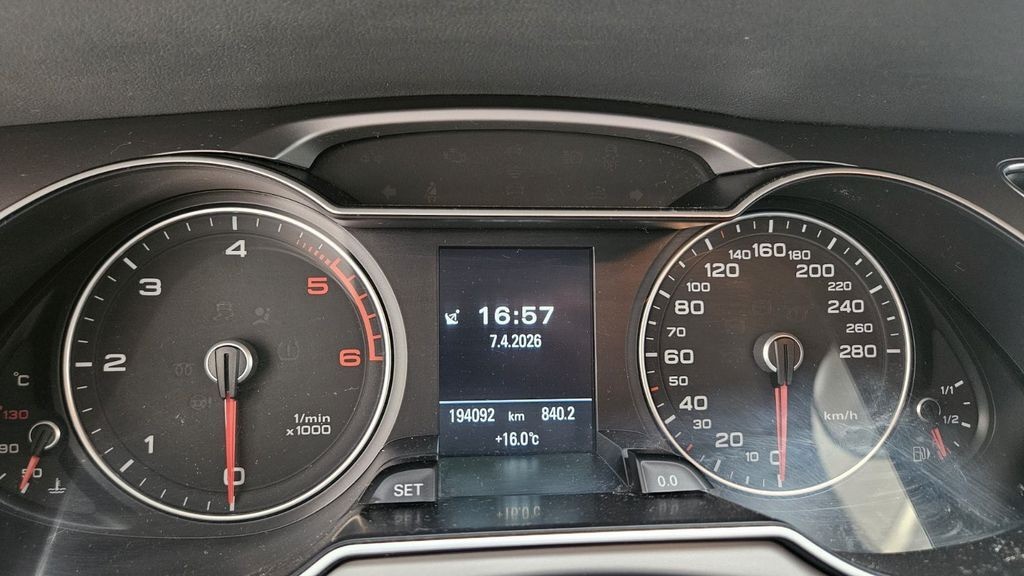 Audi A4 Lim. Attraction Navi Klimaautom. AHK