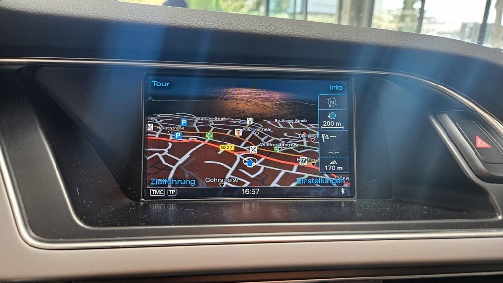 Audi A4 Lim. Attraction Navi Klimaautom. AHK