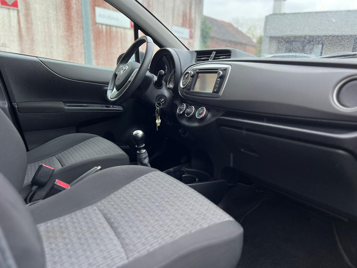 Toyota Yaris 1.33 Dual-VVTi Life - Klima -  PDC h. - R.Kamera