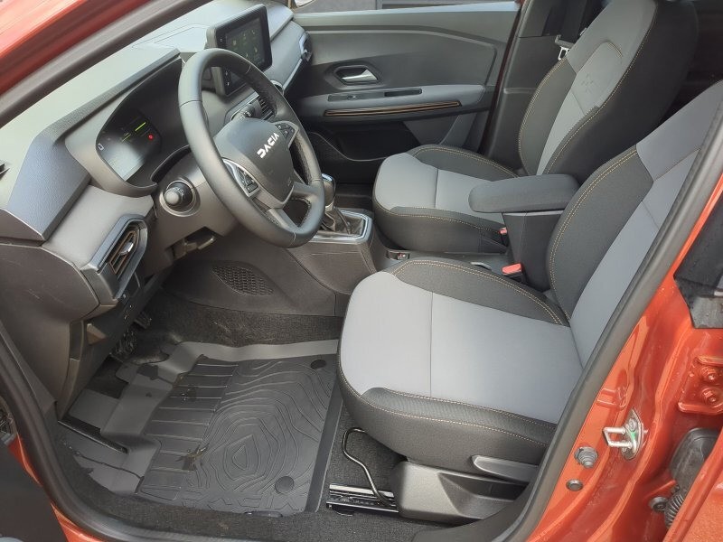 Dacia Jogger Hybrid 140 Extreme+ 5-Sitzer+SHZ+Navi+PDC+RFK